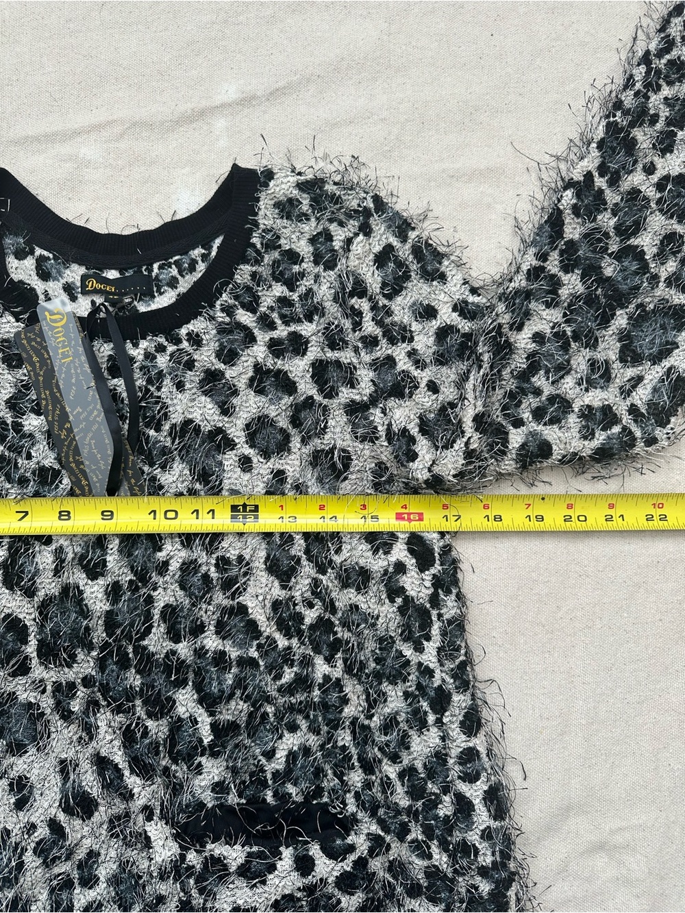 NWT DOCEI Black/White Eyelash Leopard Contrast Pleated Back Blouse Size S/M - Picture 5 of 9